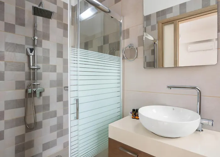 Park And Sea View With Private Pool 2 빌라 하니아