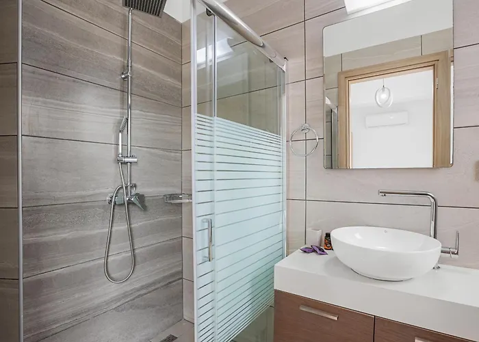 Park And Sea View With Private Pool 2