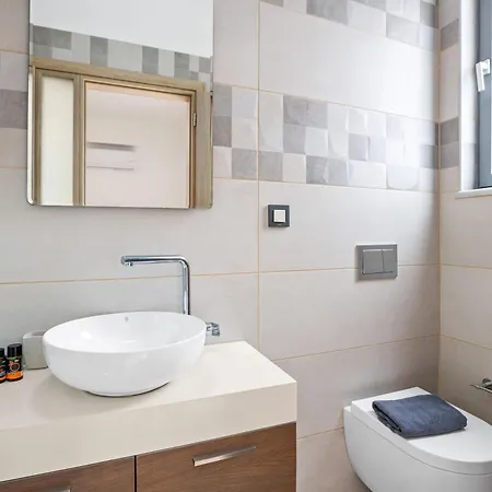 Villa Park And Sea View With Private Pool 2 La Canea