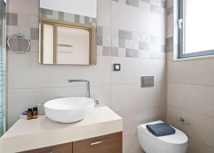 Villa Park And Sea View With Private Pool 2 La Canea